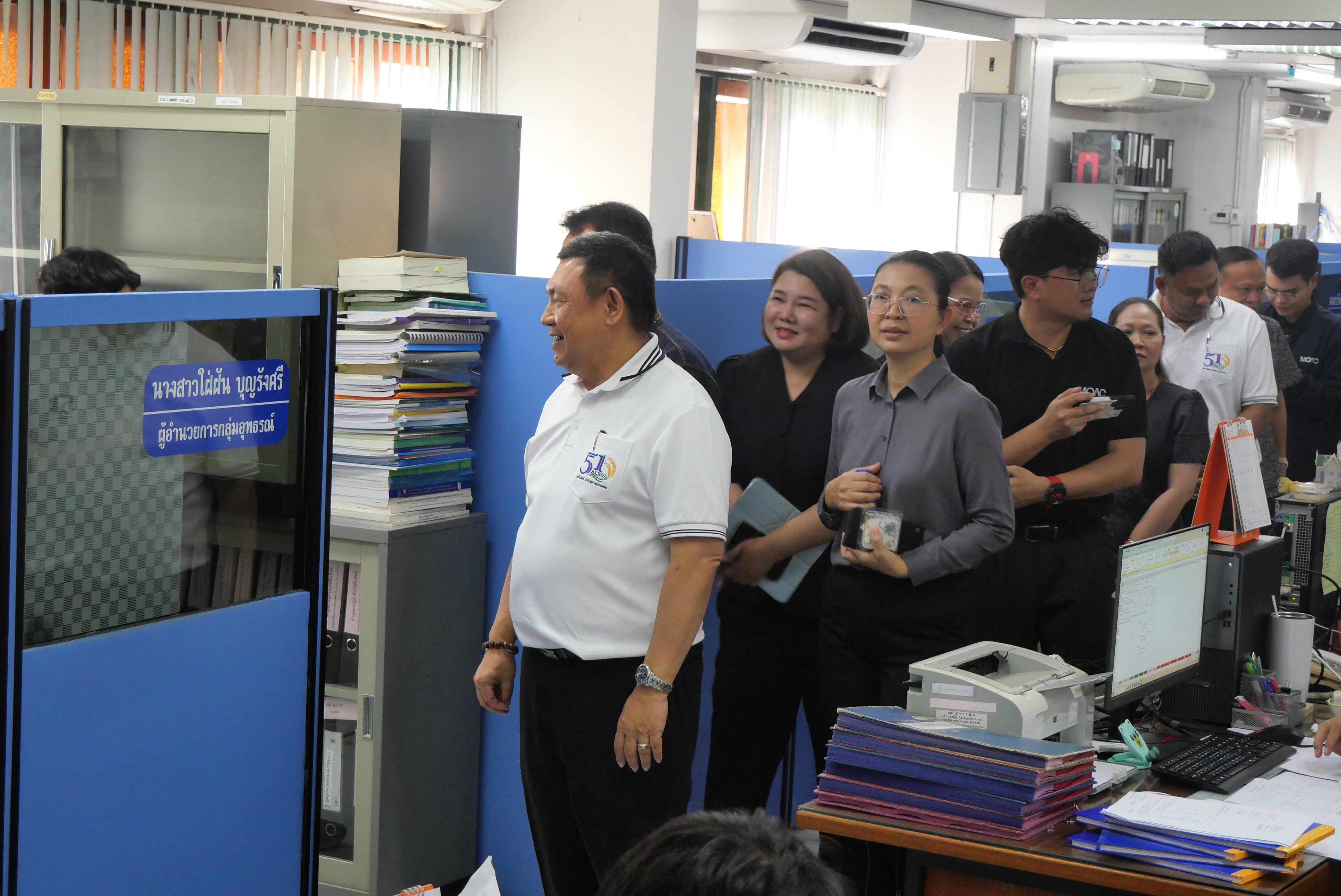 title - เลขาธิการ ส.ป.ก. ตรวจเยี่ยมบุคลากร ส.ป.ก. ถนนราชดำเนินนอก